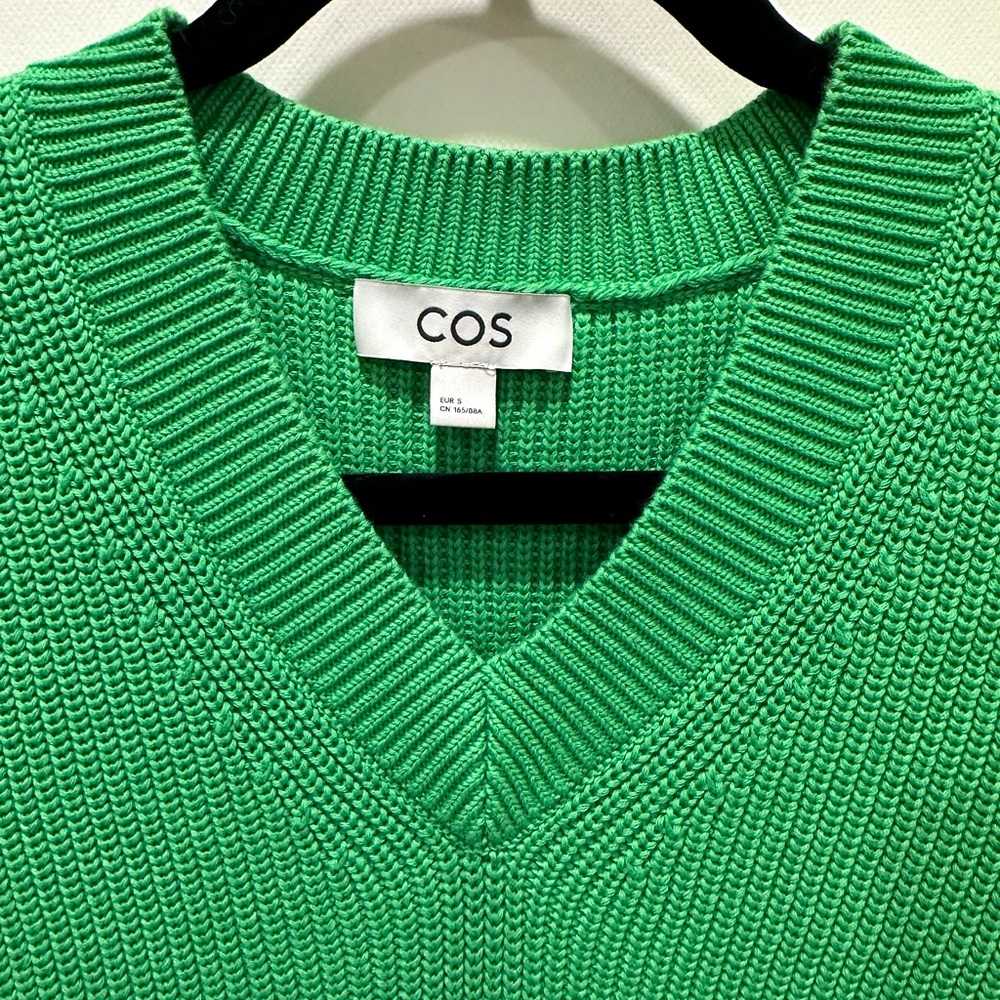COS Chunky Knit Vest - Picture 10 of 12